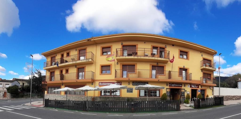 Hostal Mainz Piedralaves Exteriör bild